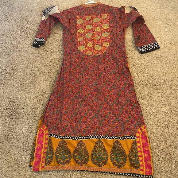 Pakistani Indian printed kurta in mustard color with some embroidery. - Picture 7 of 9